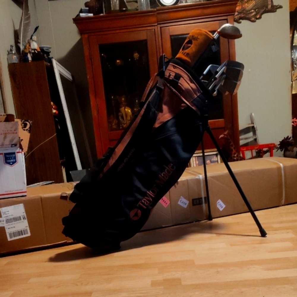 Vintage TaylorMade Black & Tan Golf Set With Bag, 11 Clubs & 2 Dust Covers